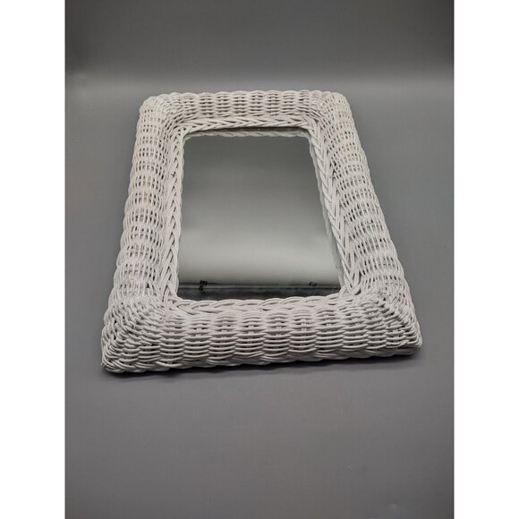 Vintage 1970s White Wicker Wall Mirror Cottage Retro, Rectangular 16" x 12" - Picture 11 of 14